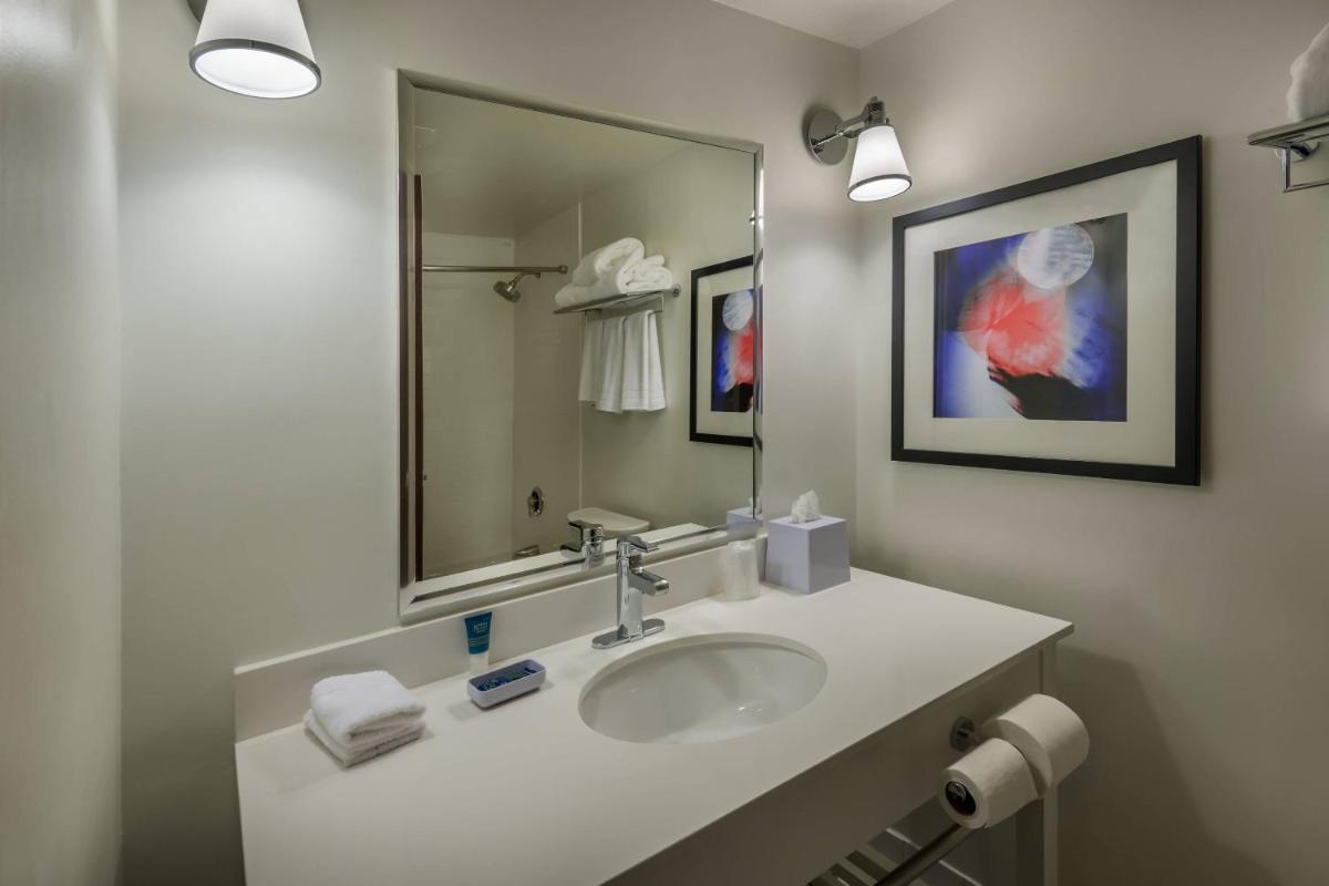Four Points by Sheraton Juneau - Housity