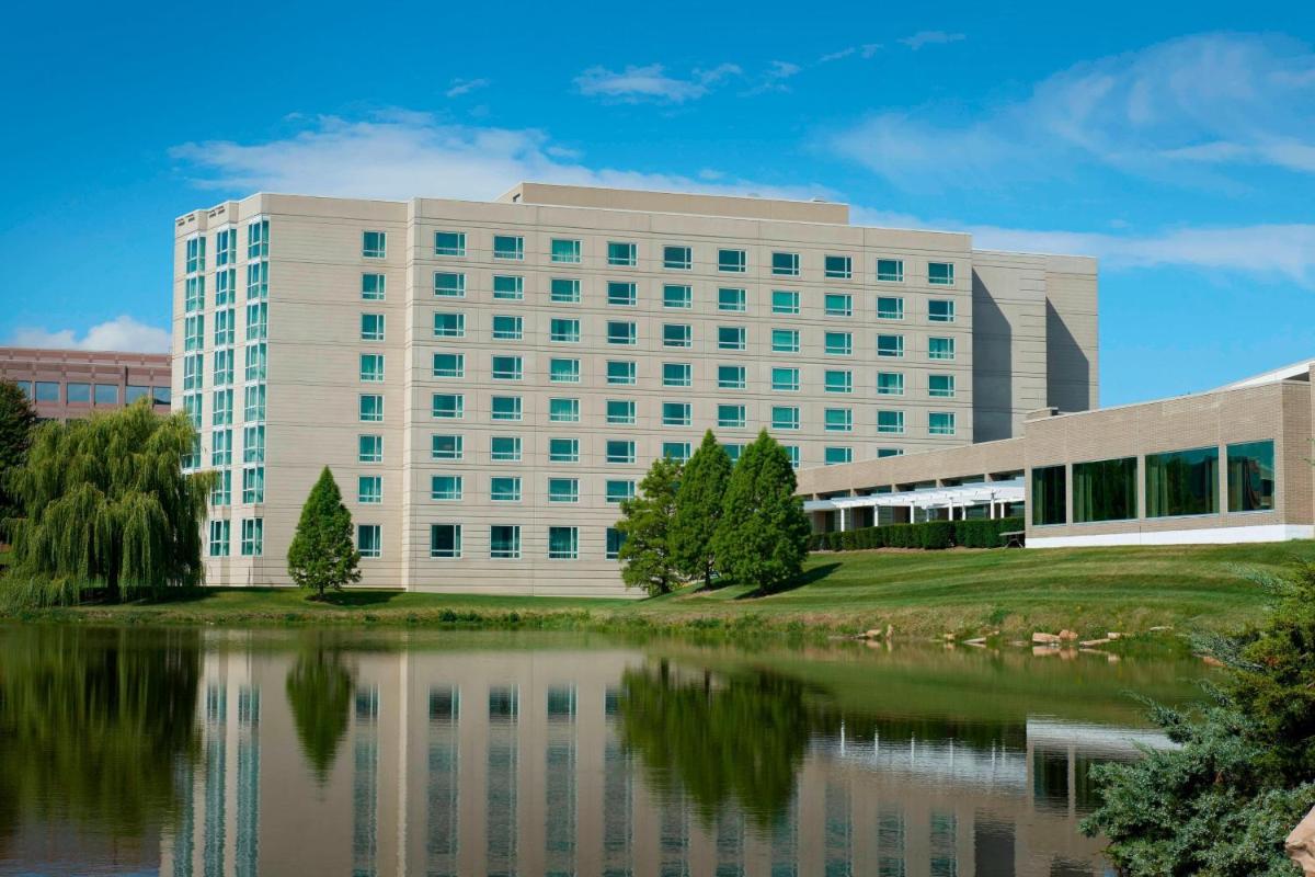 Chicago Marriott Southwest at Burr Ridge - Housity