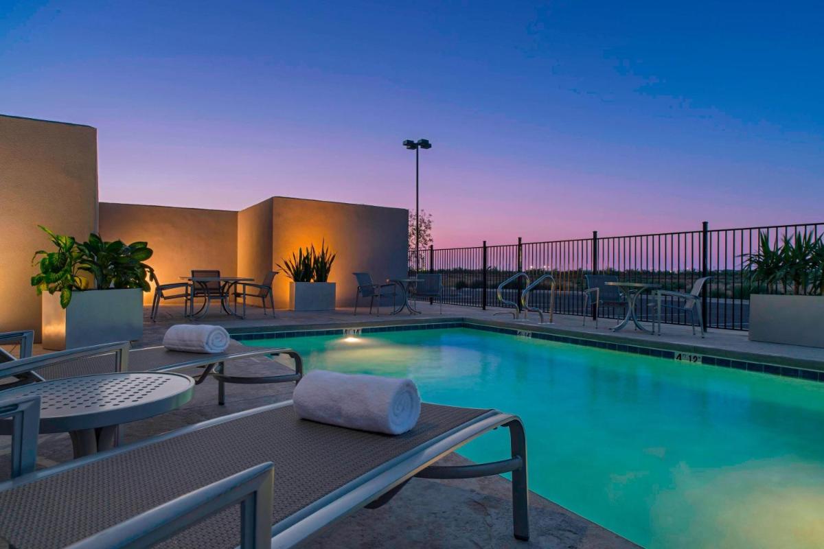 Four Points by Sheraton Midland - Housity