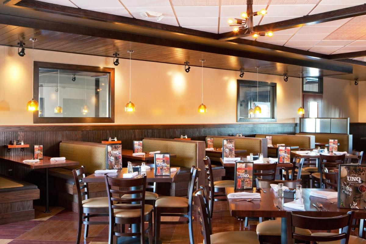 Four Points By Sheraton - Saginaw - Housity