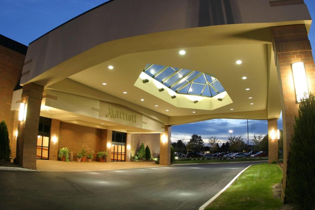 Columbus Airport Marriott - Housity