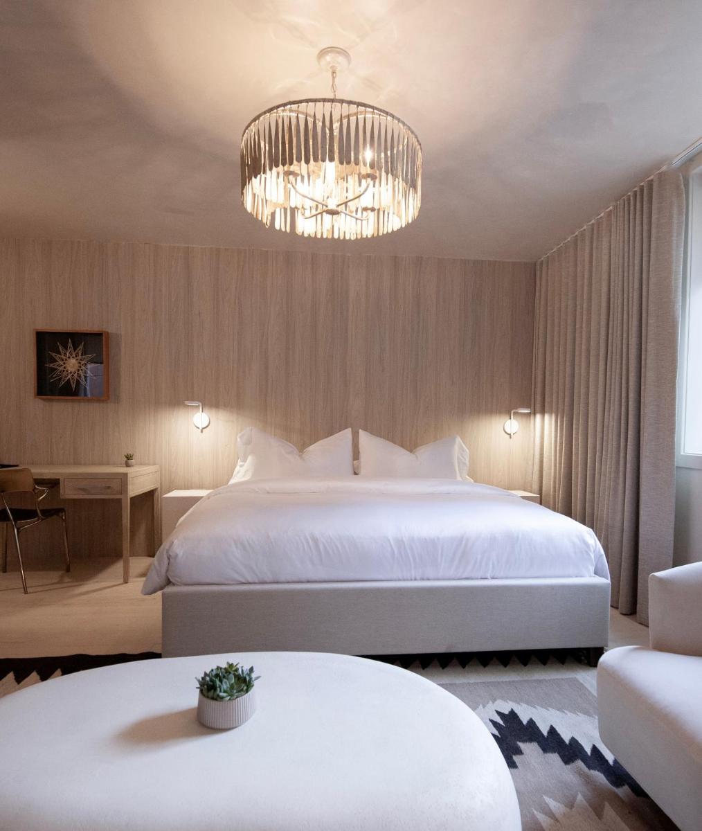 Palace Modern Hotel at the Plaza - Housity