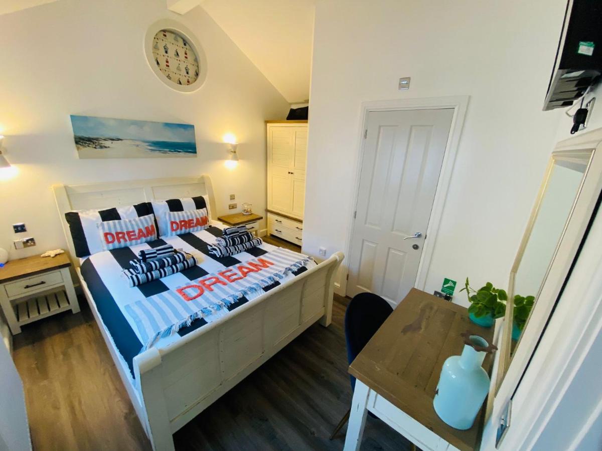 Filey Bay Beach House Holiday Home The Bay Filey - Housity