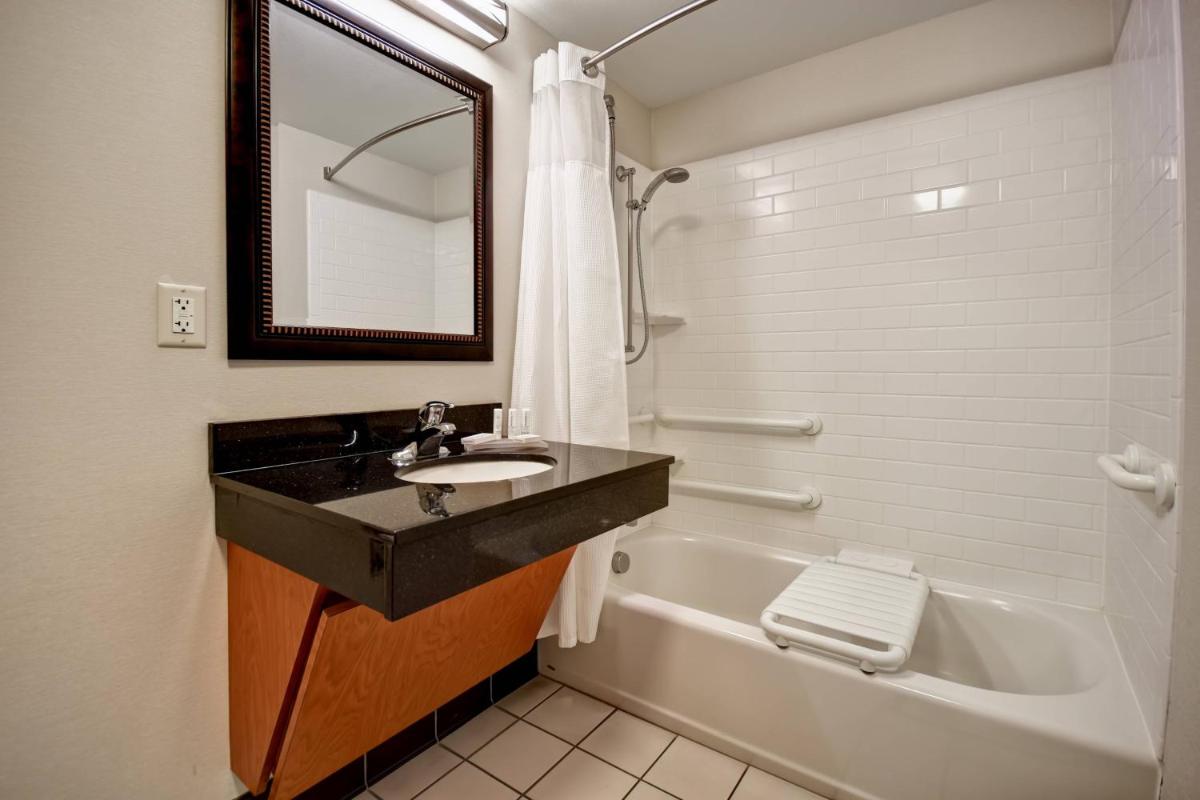 Fairfield Inn and Suites by Marriott North Platte - Housity