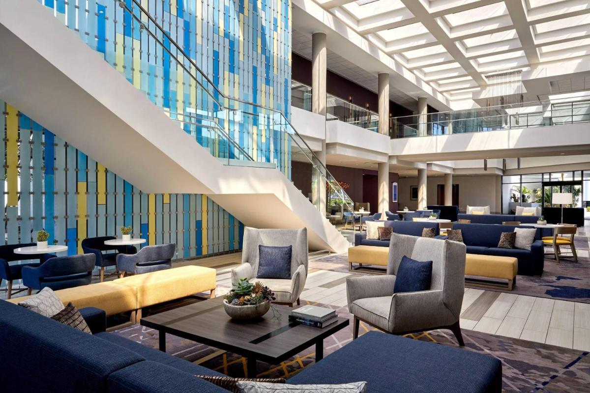 Ventura Beach Marriott - Housity