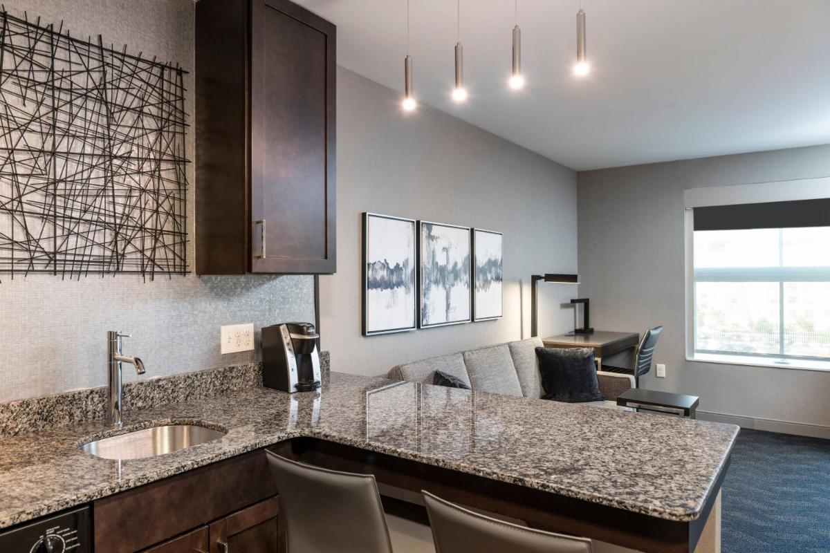 Residence Inn by Marriott Boston Logan Airport/Chelsea - Housity