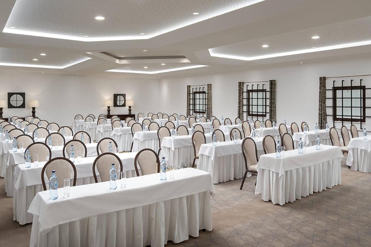 A área empresarial e/ ou a sala de conferências de Pine Cliffs Hotel, a Luxury Collection Resort, Algarve