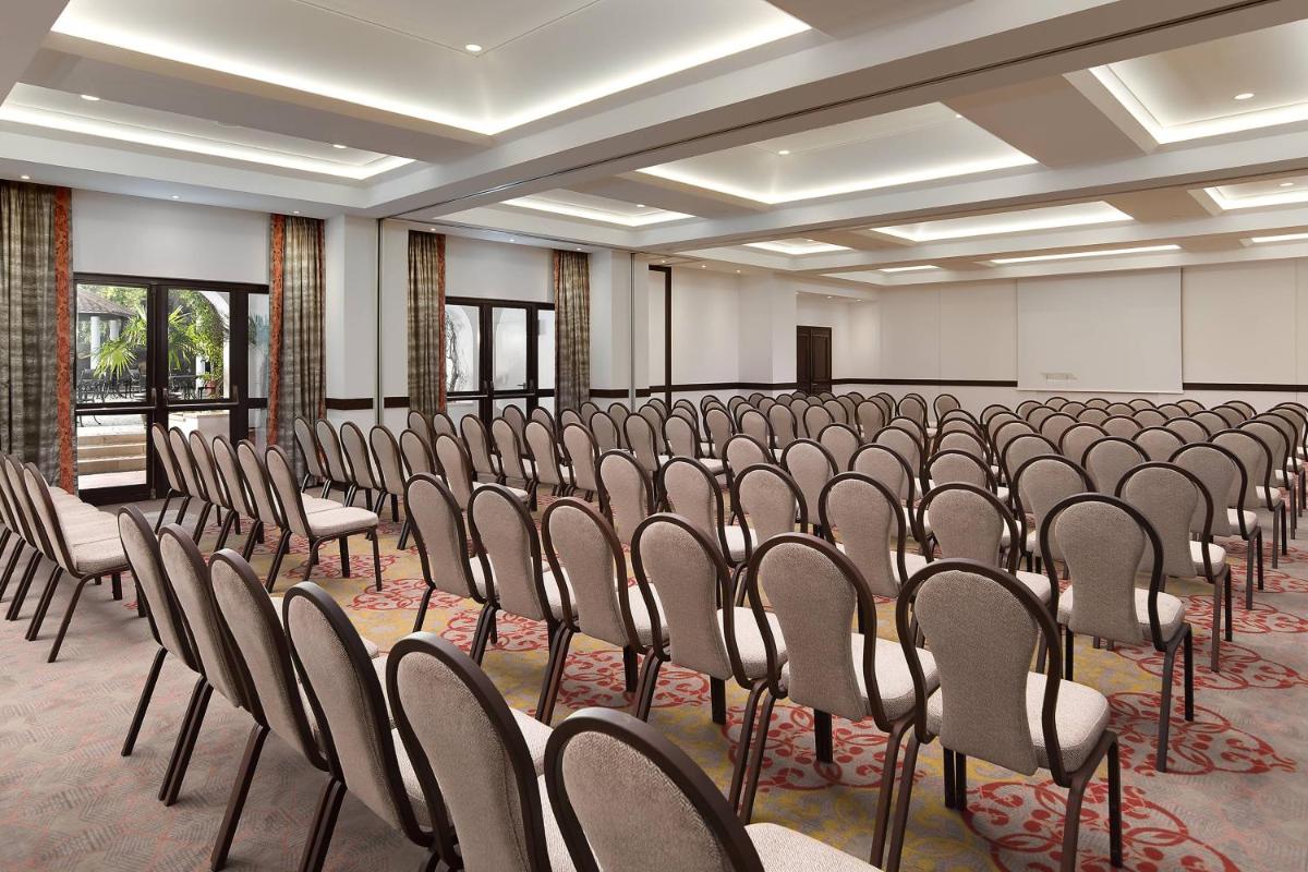 A área empresarial e/ ou a sala de conferências de Pine Cliffs Hotel, a Luxury Collection Resort, Algarve