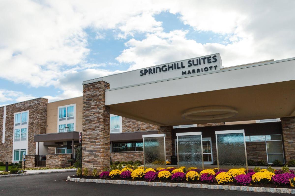 SpringHill Suites by Marriott Somerset Franklin Township - Housity