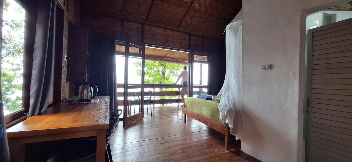 Treetop Guesthouse and Bungalows - Housity