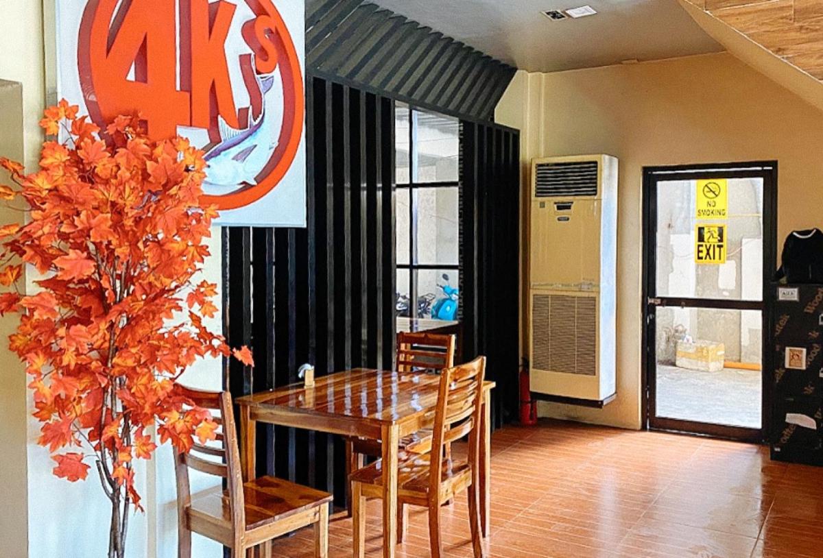 RedDoorz @ 4ks Pension House Bogo City Cebu - Housity