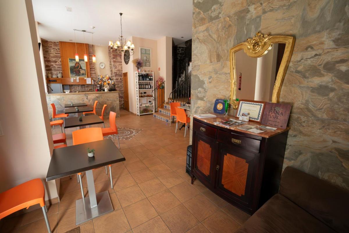 Hotel Rural L'Antic Portal - Housity