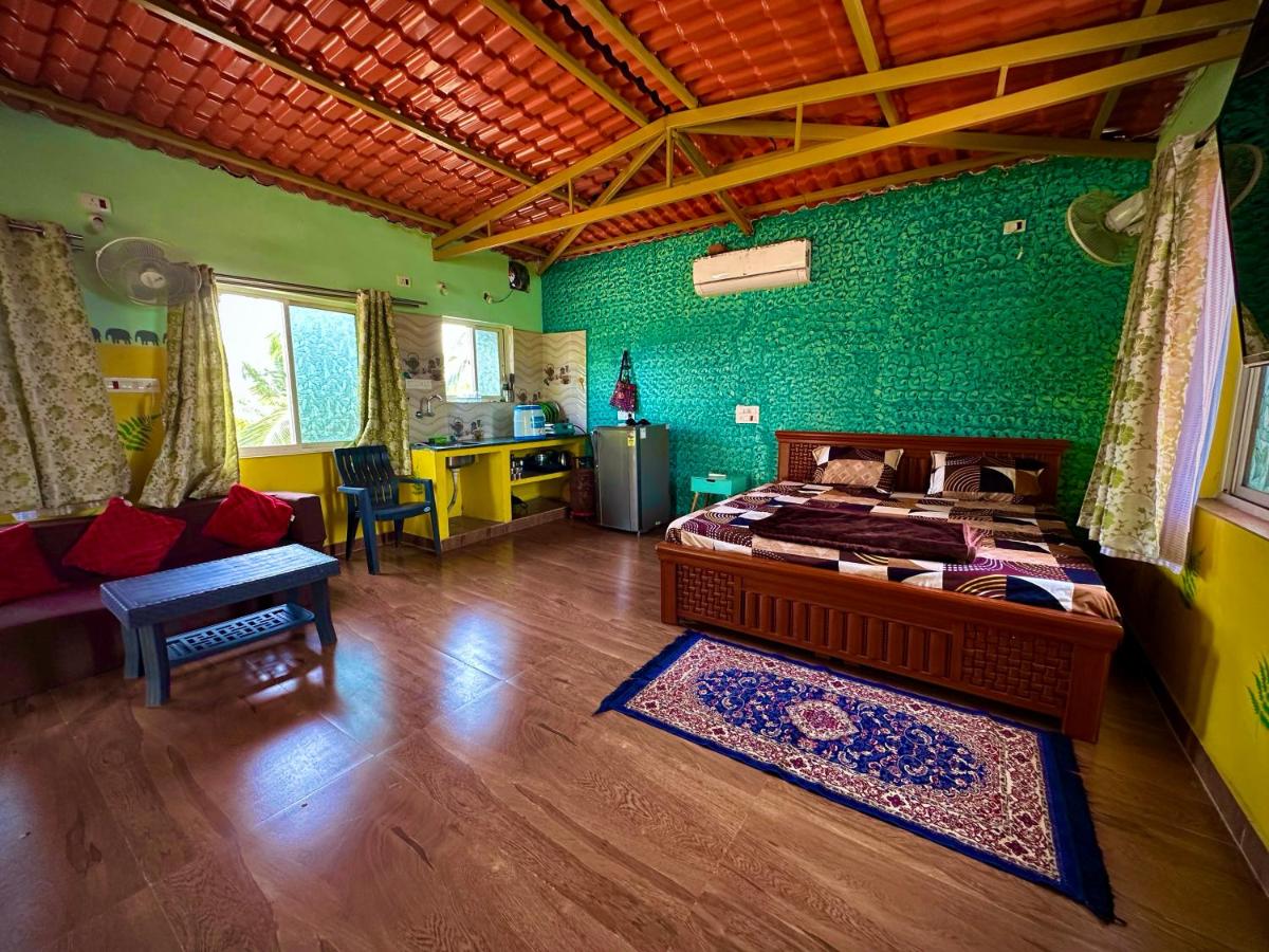 MangoHut Farmhouse Pool Villa - Housity