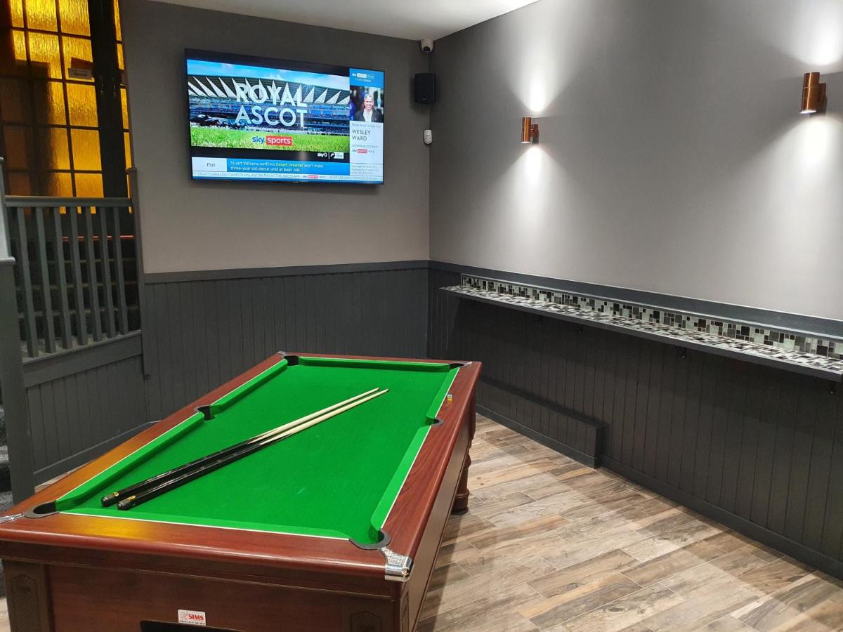 The Queens Hotel - Housity