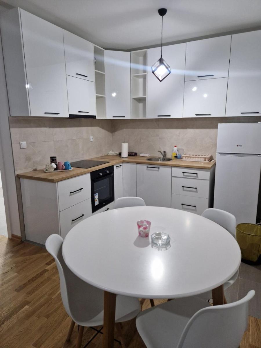 Apartmani Stan na dan 34 - Housity