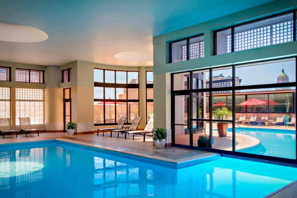 San Antonio Marriott Rivercenter on the River Walk - Housity
