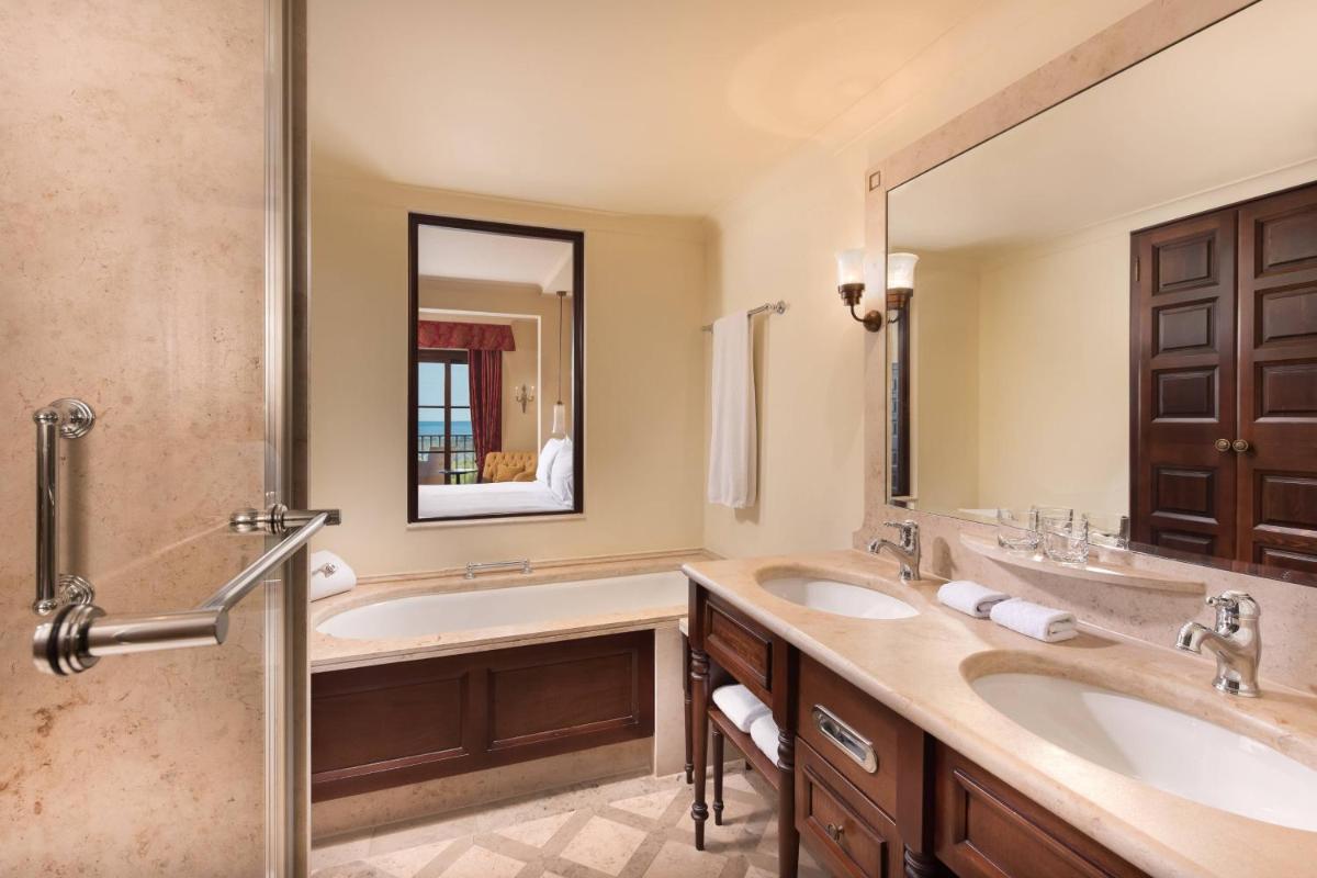 Un baño de Castillo Hotel Son Vida, a Luxury Collection Hotel, Mallorca