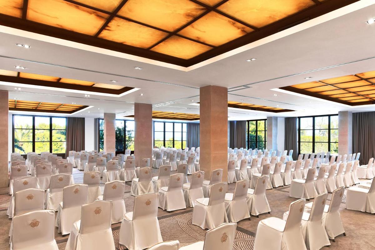 Zona business o sala de conferencias en Castillo Hotel Son Vida, a Luxury Collection Hotel, Mallorca