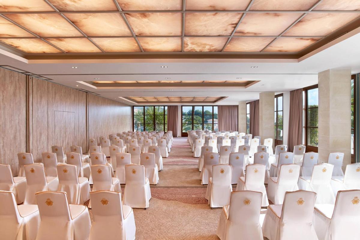 Zona business o sala de conferencias en Castillo Hotel Son Vida, a Luxury Collection Hotel, Mallorca