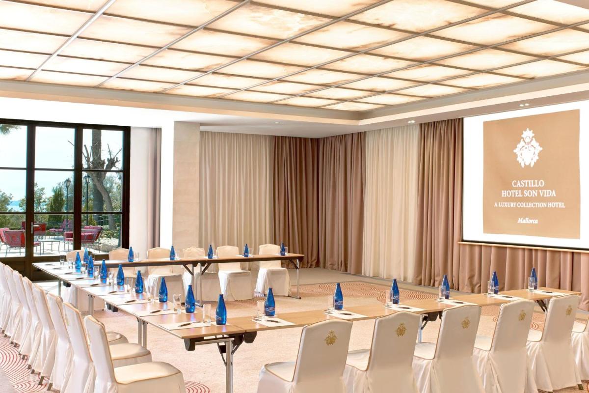 Zona business o sala de conferencias en Castillo Hotel Son Vida, a Luxury Collection Hotel, Mallorca