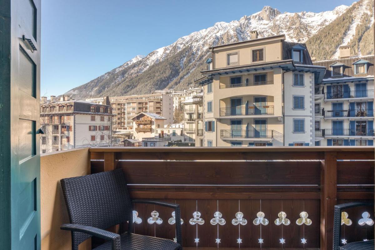 Vue générale sur la montagne ou vue sur la montagne depuis l'hôtel