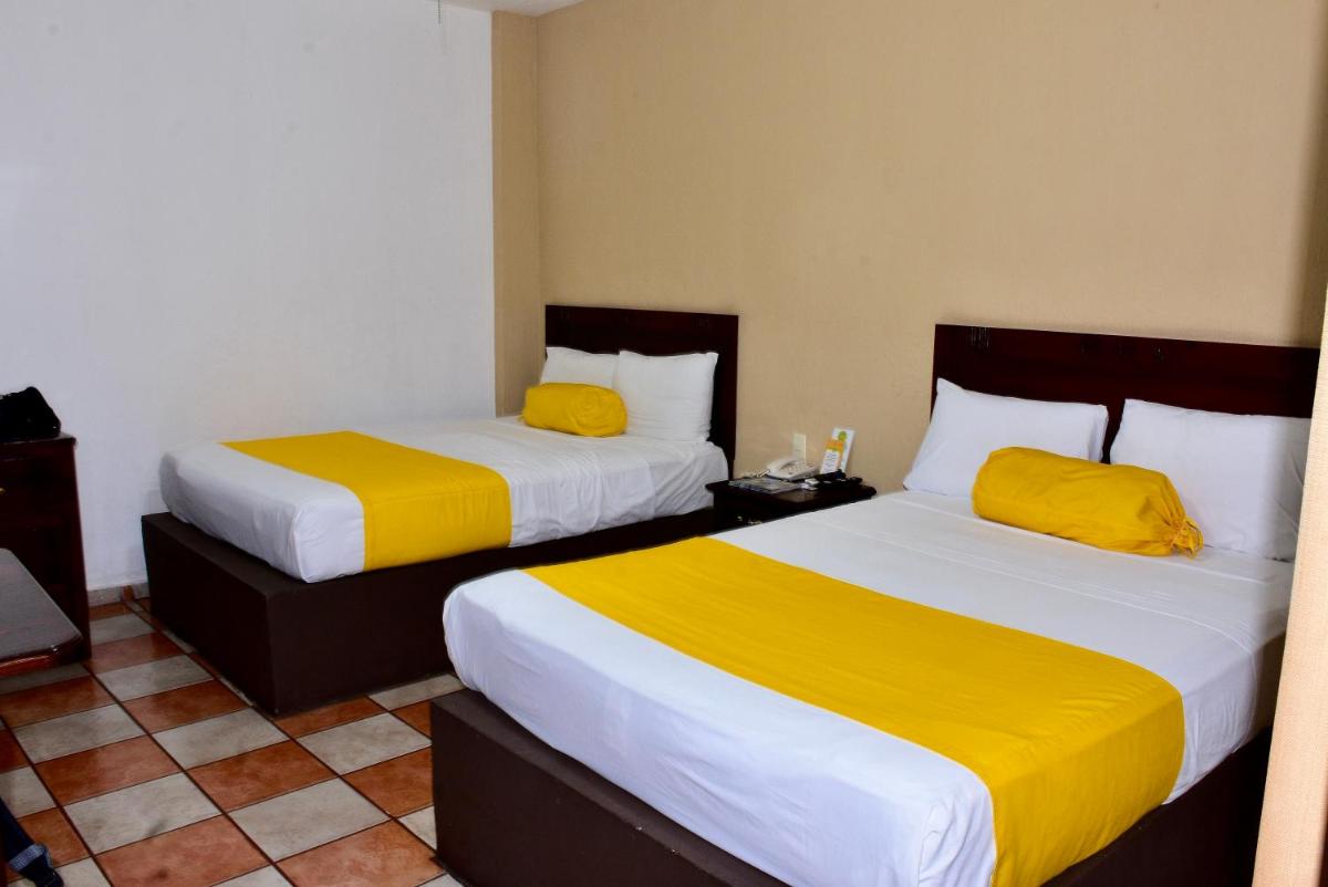 Hotel Los Girasoles - Housity