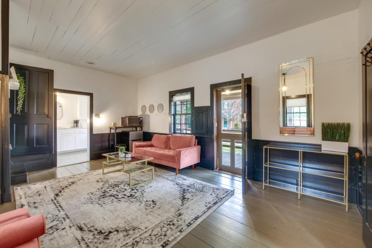 Quaint Winesburg Cottage with Porch and Pond! - Housity