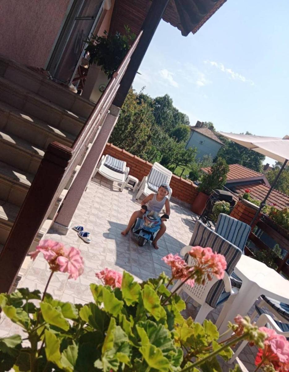 Jezero - Housity