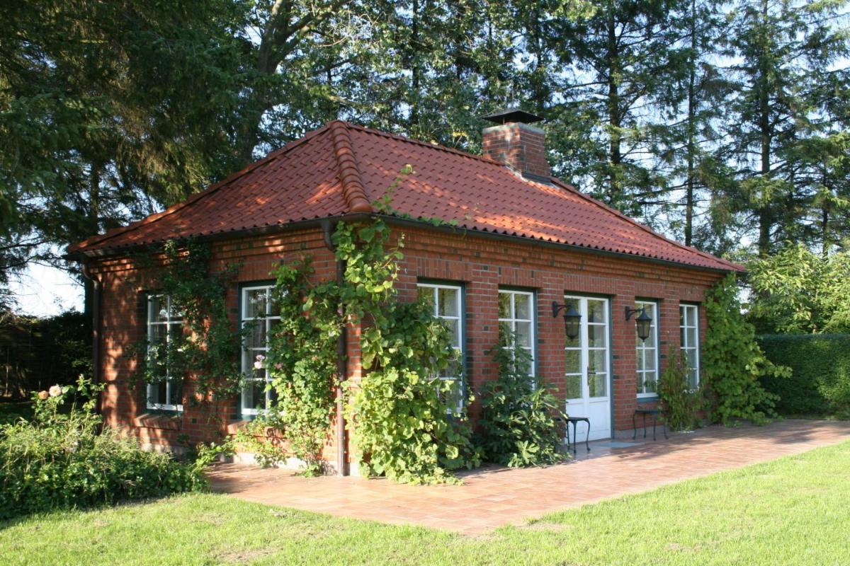 Ein Garten an der Unterkunft Herrenhaus Borghorst