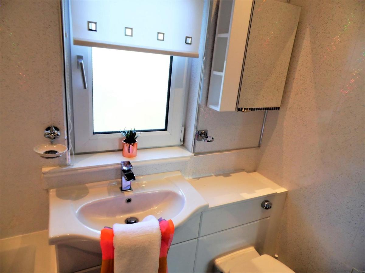 Signature Apartments - Stanfield House - Housity