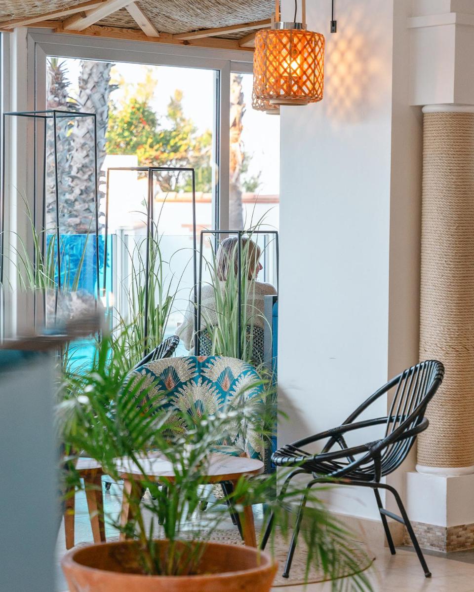 Balcon ou terrasse dans l'établissement Les Bulles de Mer - Hotel & Spa sur la Plage