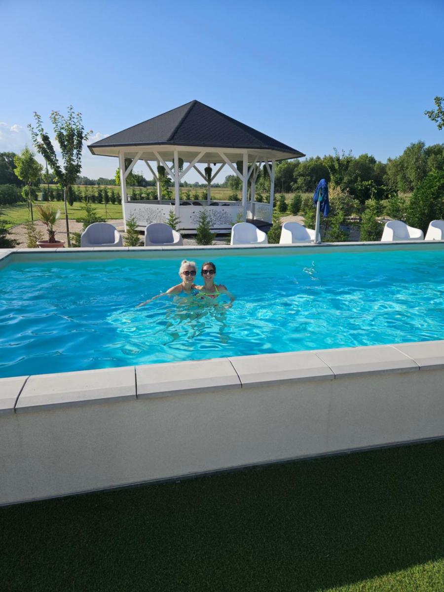 Horváth Apartmanok - Housity