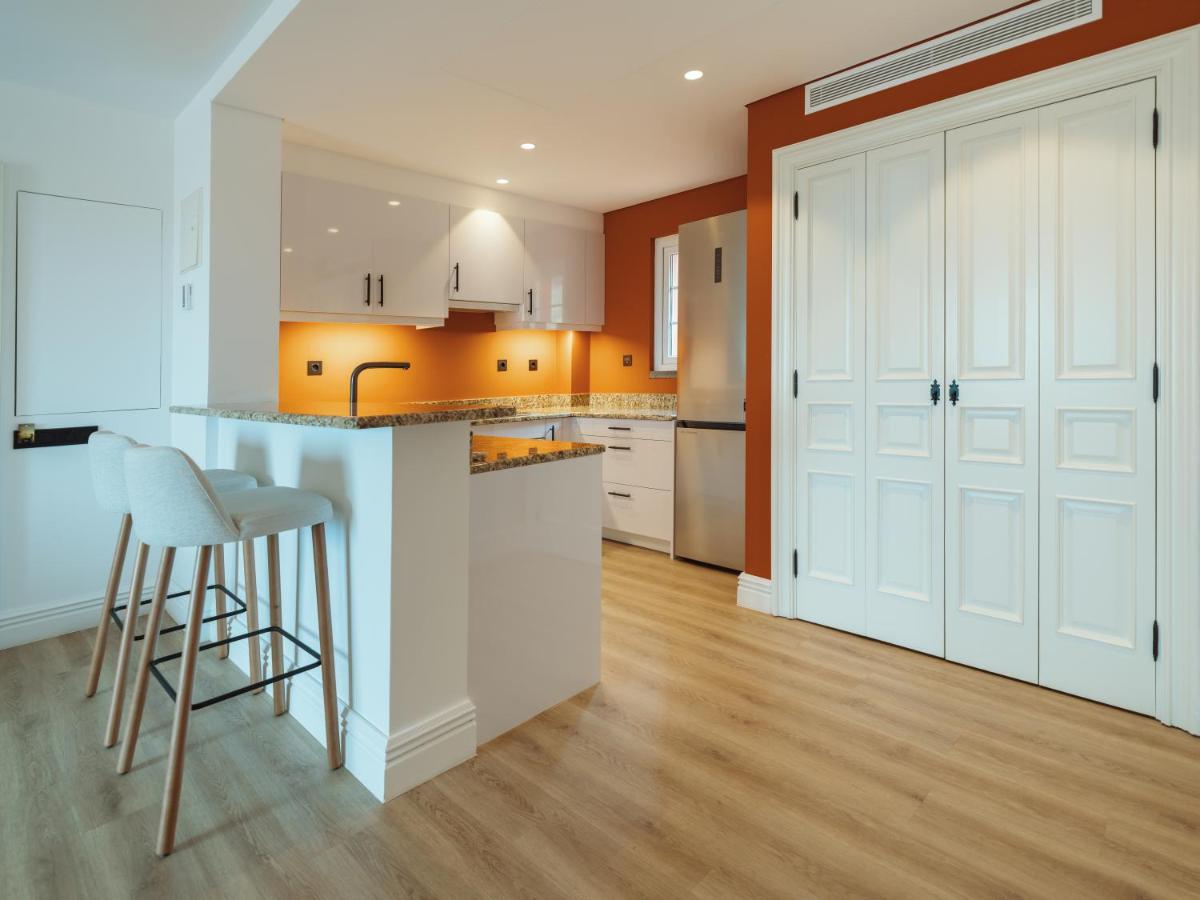 A cozinha ou kitchenette de Dreams Madeira Resort Spa & Marina