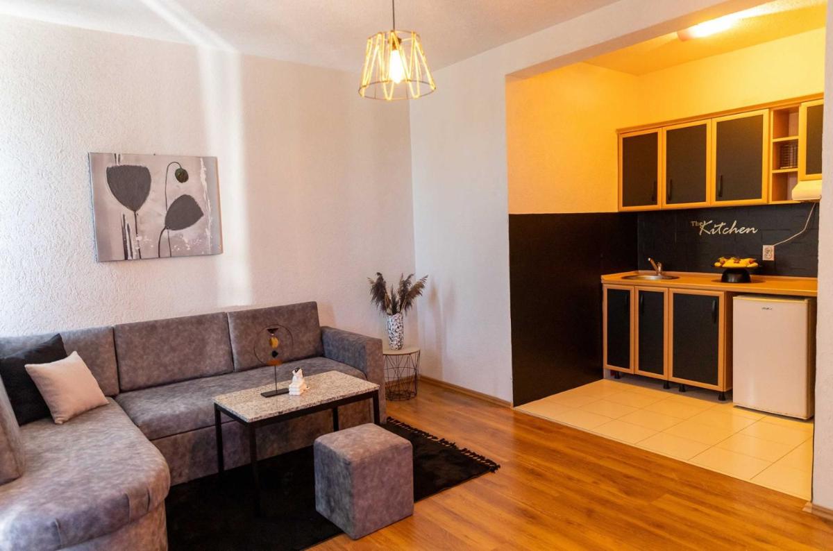 Sunshine Apartments - Housity