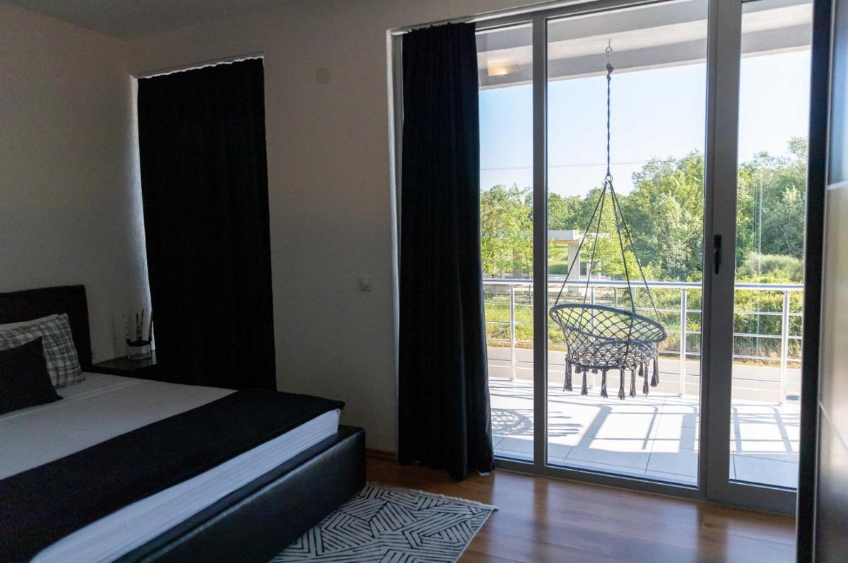 Sunshine Apartments - Housity