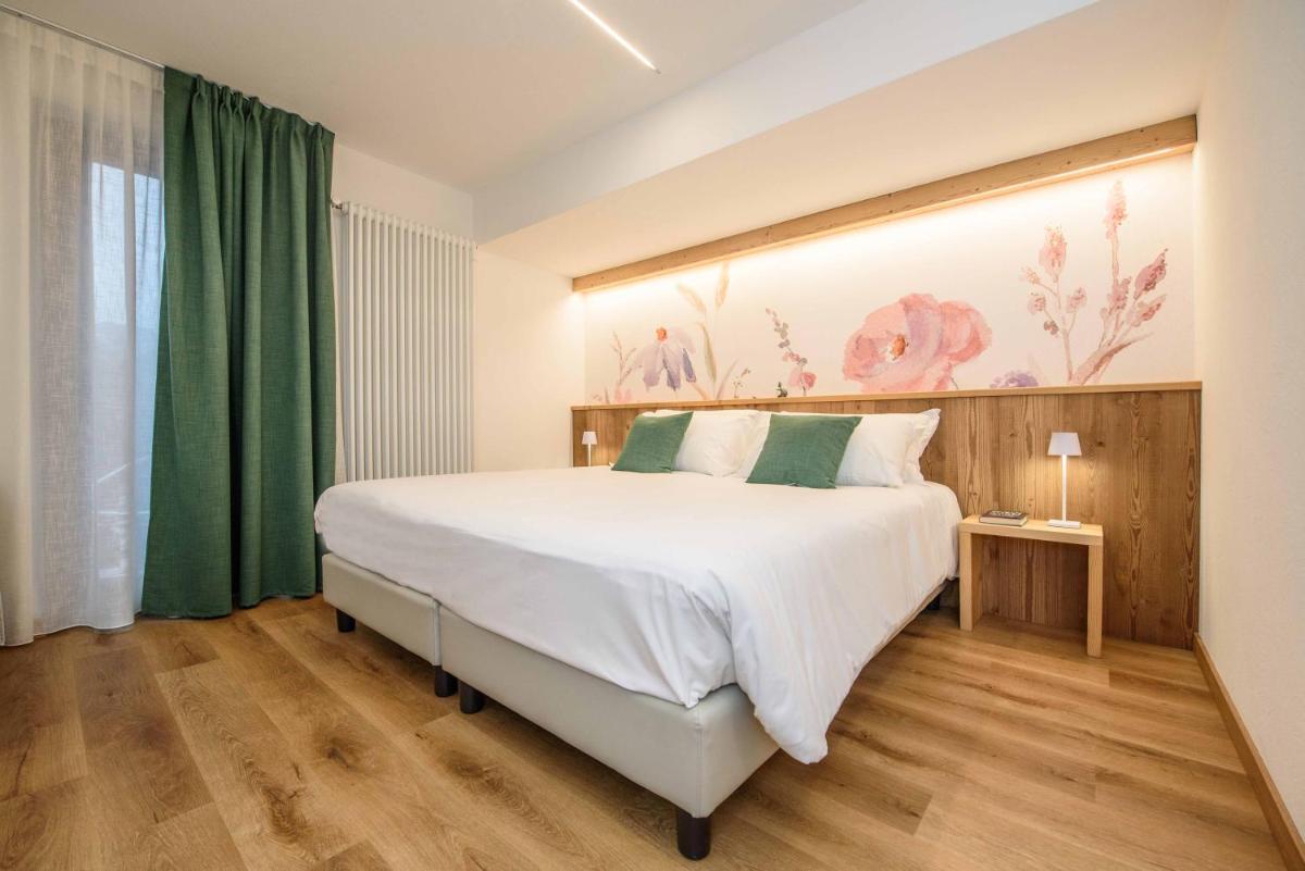 Hotel Des Roses - Housity