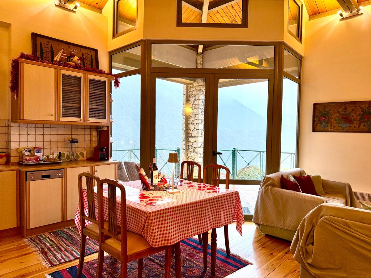 Villa Nano Kalavryta Βίλα στο βουνό με τζάκι κοντά στο χιονοδρομικό - Housity