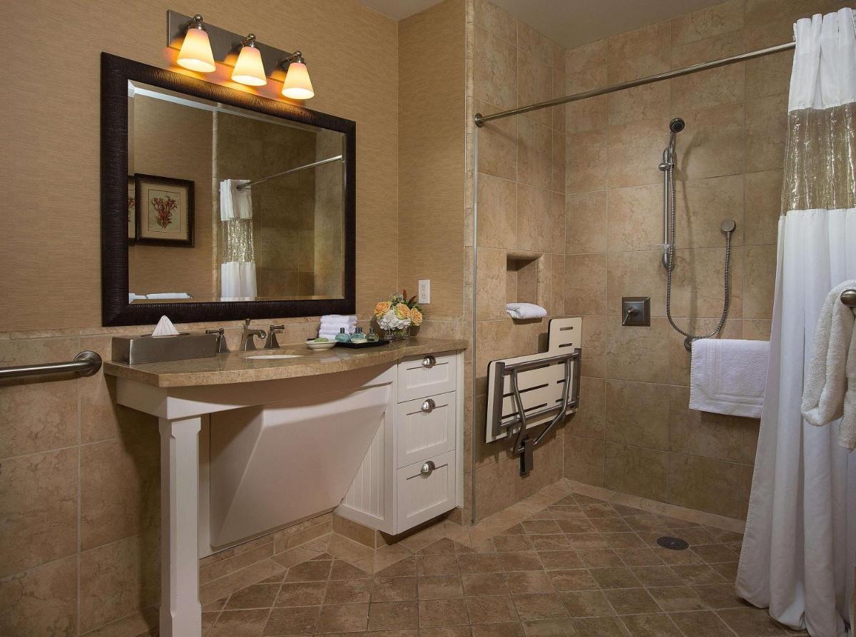 West Beach Inn, a Coast Hotel - Housity