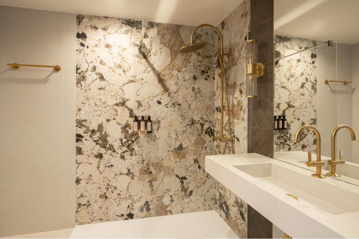 Un baño de Eurostars La Pleta