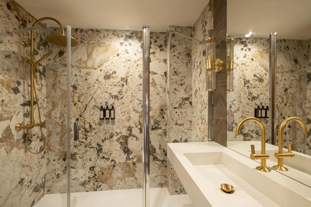 Un baño de Eurostars La Pleta