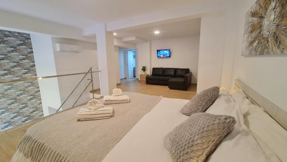 Duplex Huelin I & Beach - Housity