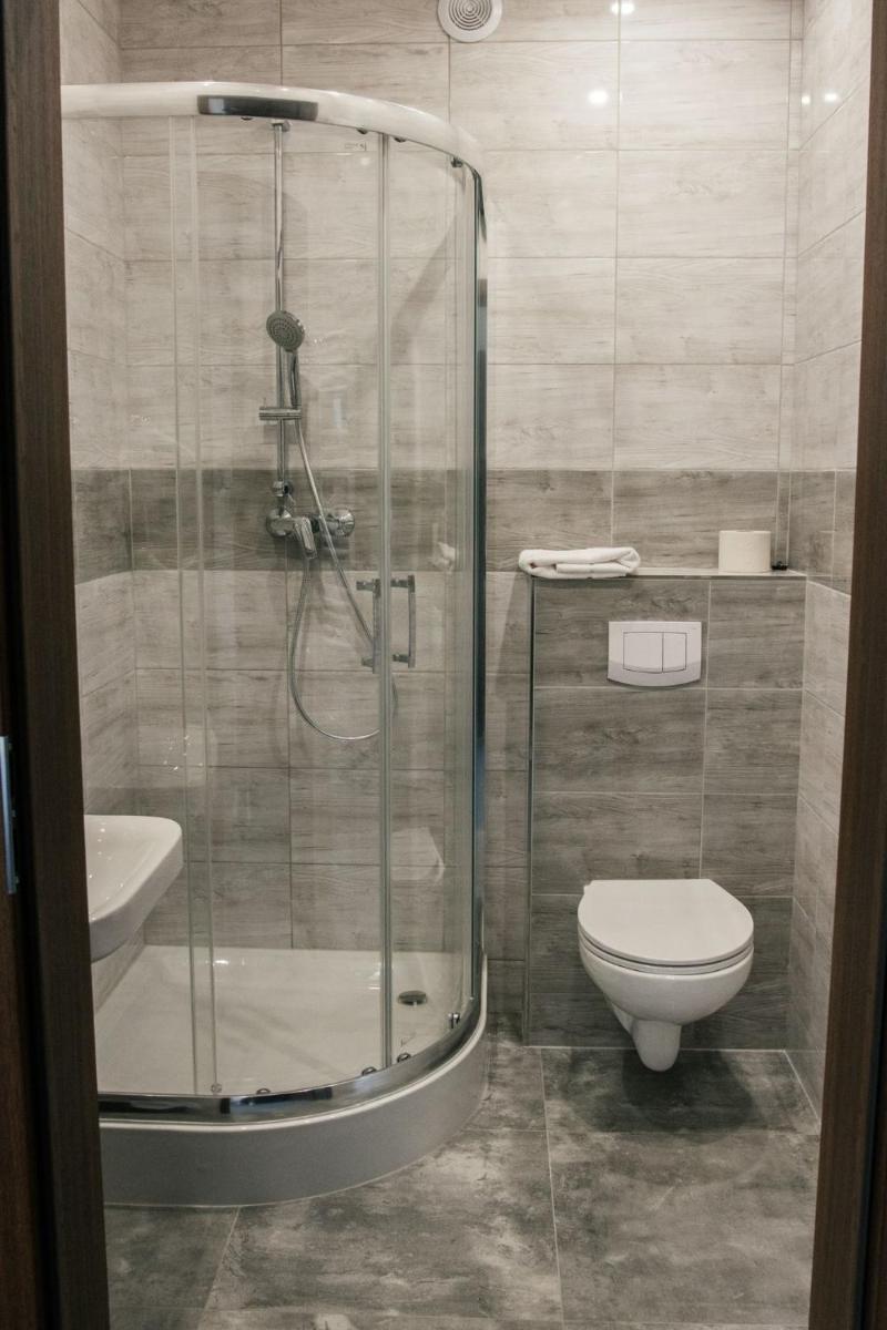 Hotel Wiktor - Housity
