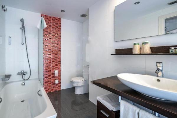 Un baño de Hotel Spa La Central - Adults Only