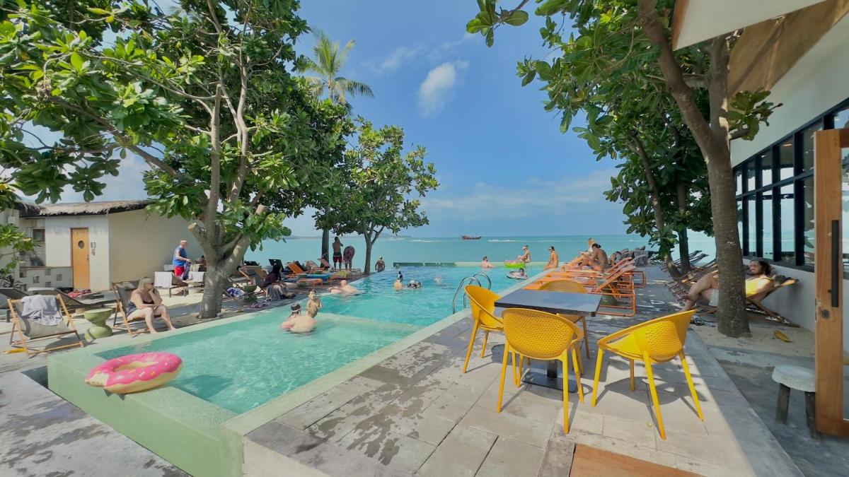 Escape Beach Resort - New Look & Improved - Housity