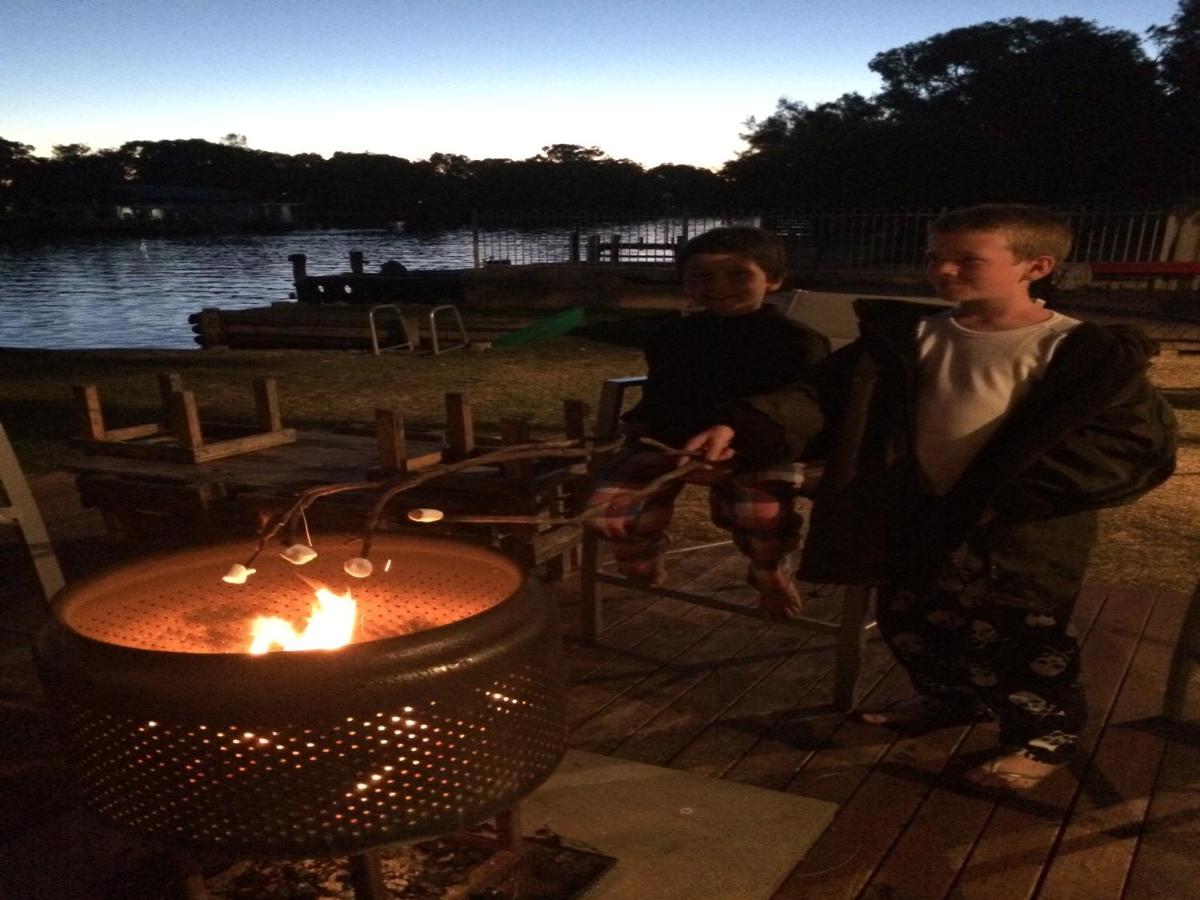Mandurah Riverfront Holiday Rental - Housity