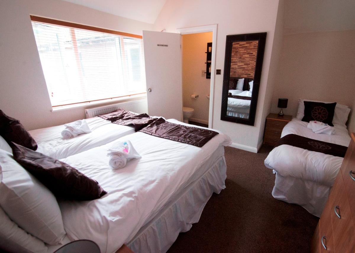 Three Bridges B & B - Gatwick - Housity