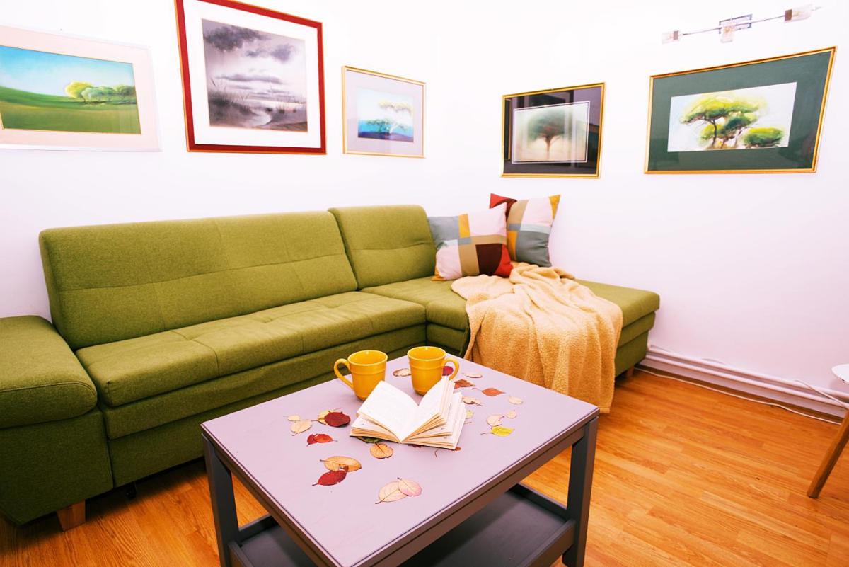 Holiday Home Green House - Housity