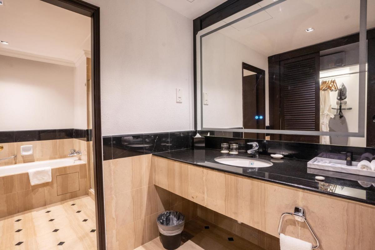 Renai Hotel Kota Bharu - Housity