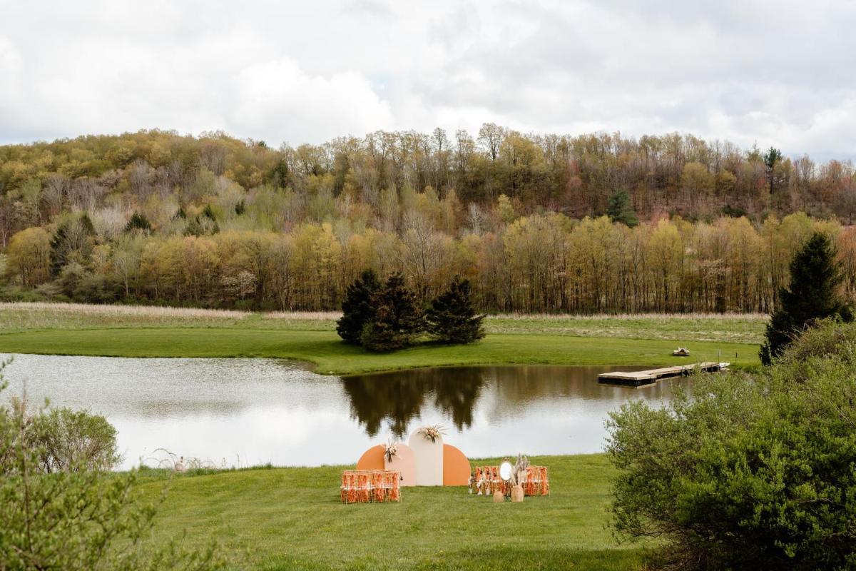 Ischua Ridge Ellicottville Private Resort. Ski, Explore, Rest! - Housity
