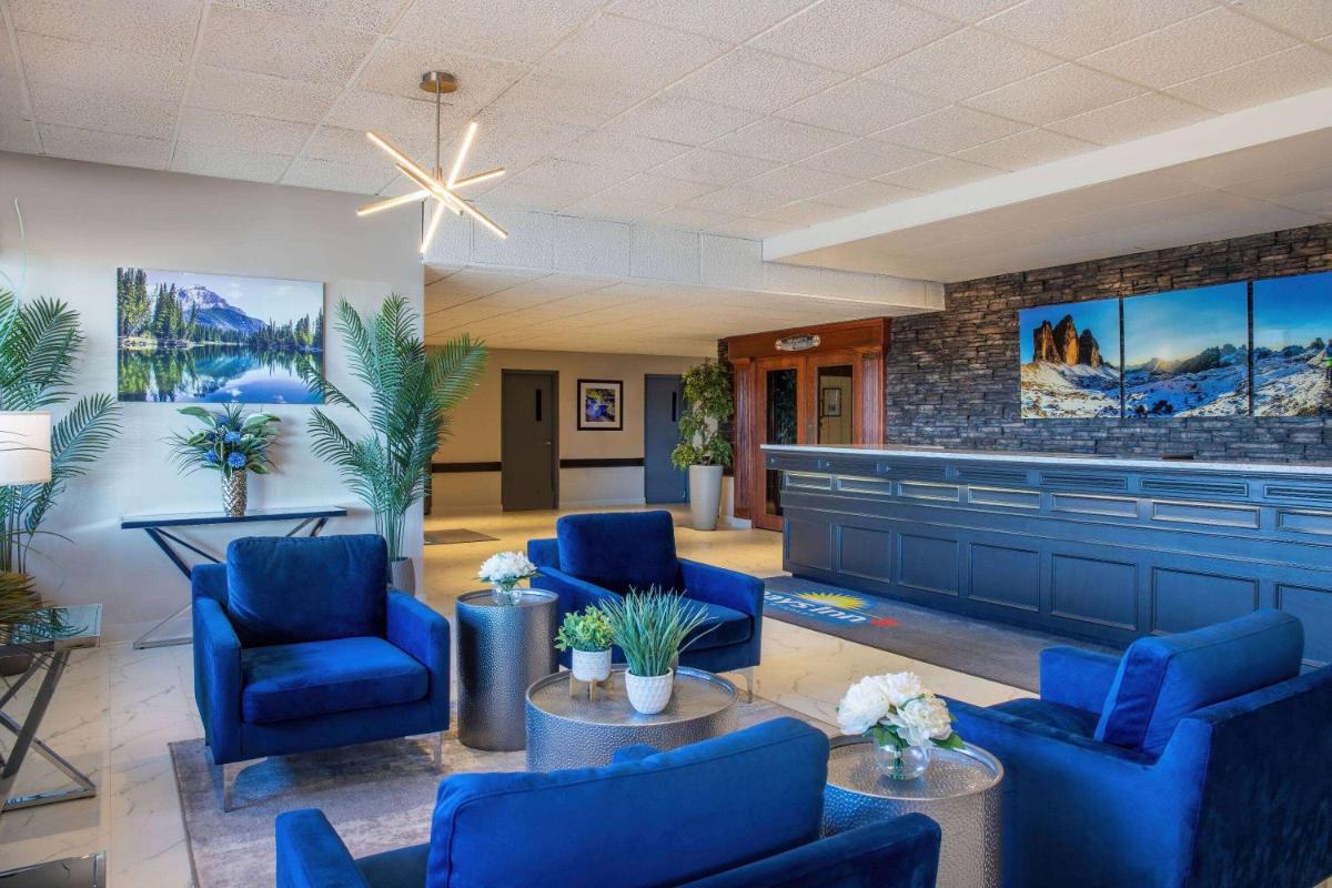 Days Inn & Conference Centre by Wyndham Camrose Norsemen - Housity